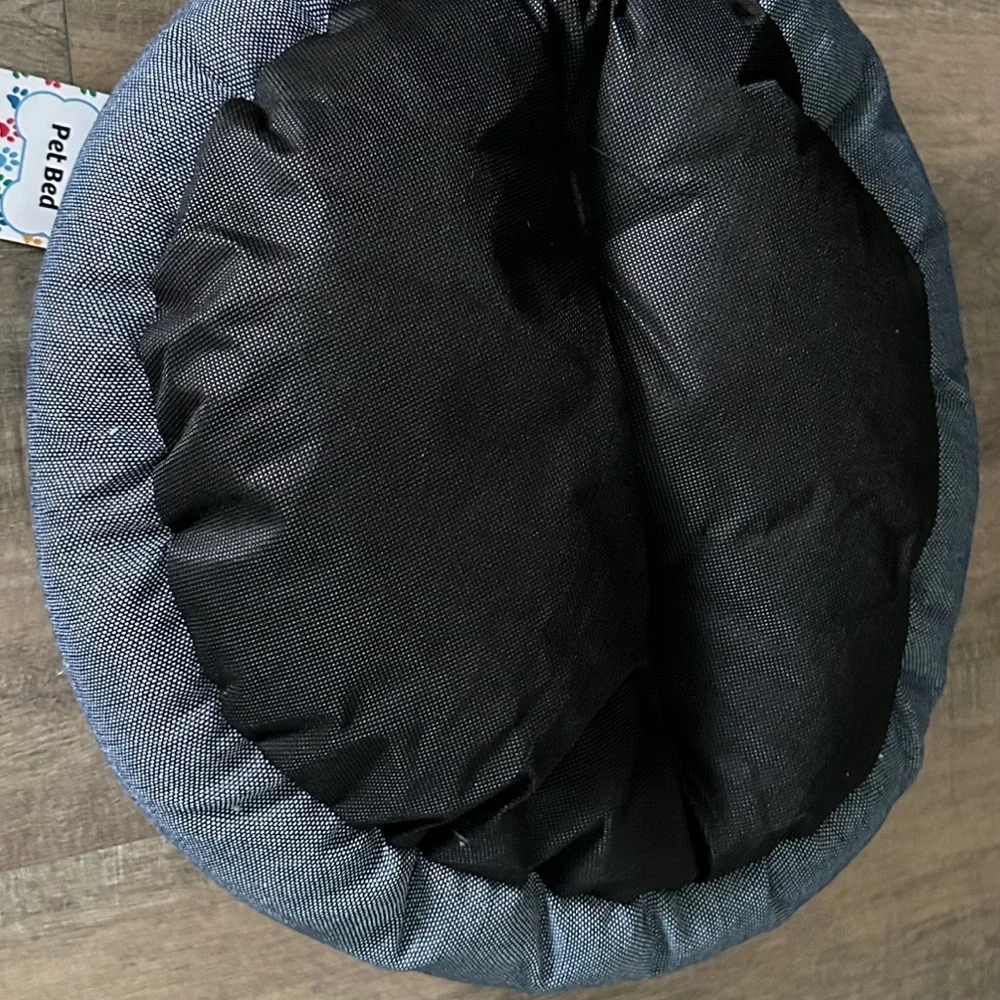 Plush & Comfy Bed For Your Fur Baby!!